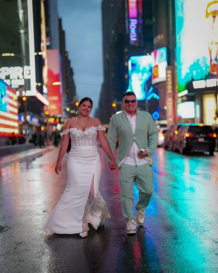 recién casados en las calles de Broadway, conocido como Times Square, en Manhattan. NYC